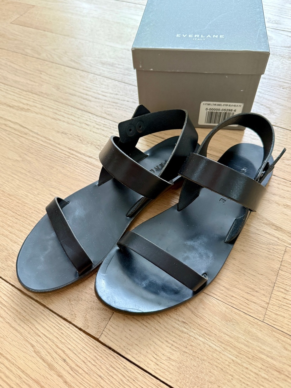 Everlane Black Leather Two‑Strap Slingback Sandals 7.5